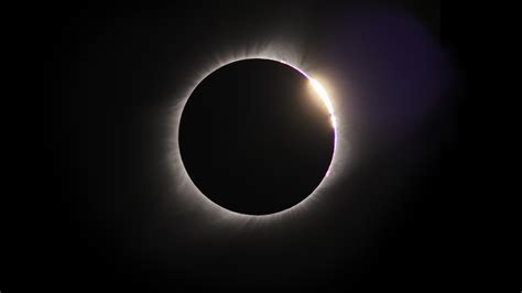 Hybrid Solar Eclipses